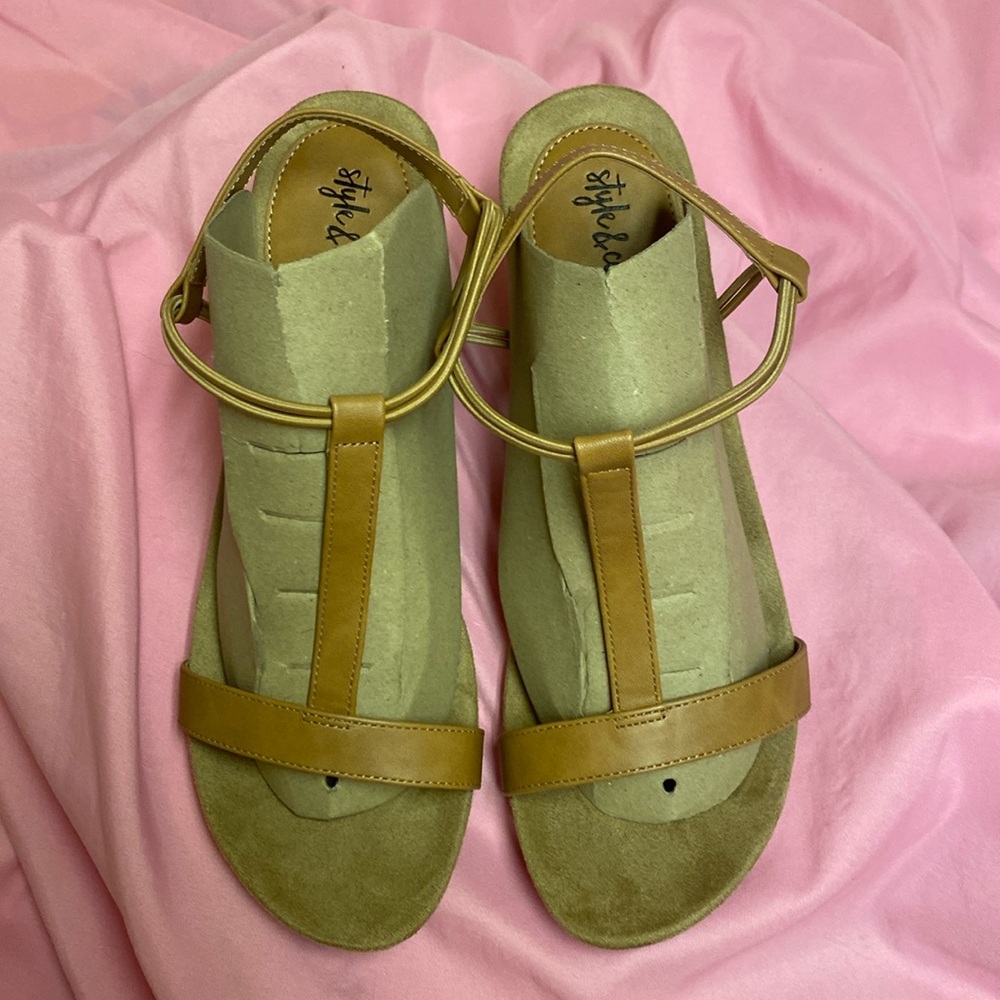 Women’s Style & Co Wedge Sandal in Tan - 10M “Walunpo”